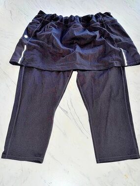 Athleta Elation 2-in-1 Capri Black Skirted Leggings 1X